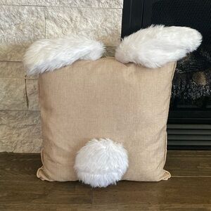 🖤3/$10 Burlap bunny pillow